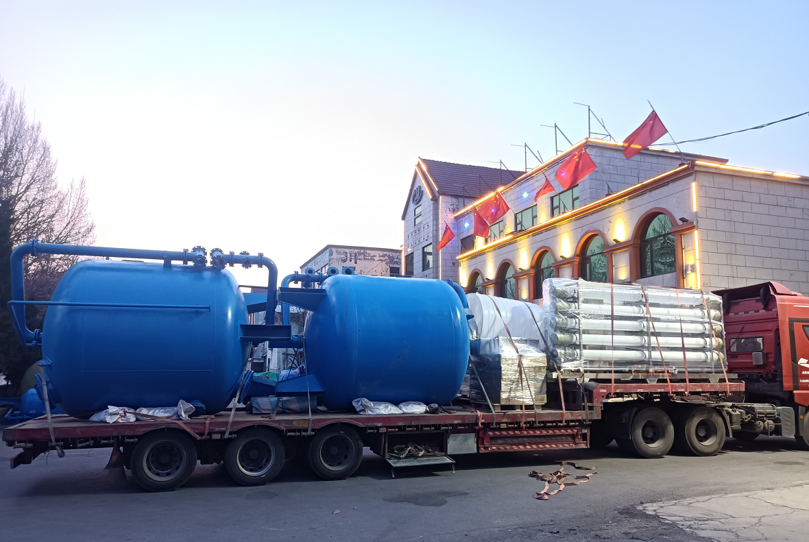 【川一股份】90T/H反滲透設(shè)備裝車(chē)發(fā)往云南建水縣